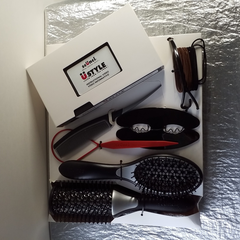 SCUNCI U STYLE NEW KIT VHS Vintage Hair Style Tools - Picture 3 of 4